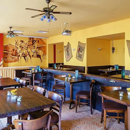 オストゼーホテル ノイブコウ Neubukow